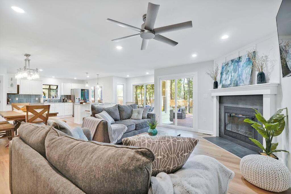 Middle Sound Hideaway~Beaches, Shopping, Families Villa Wilmington Exterior photo