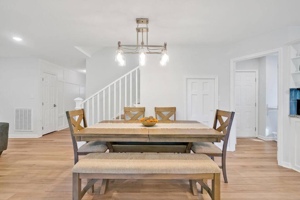 Middle Sound Hideaway~Beaches, Shopping, Families Villa Wilmington Exterior photo