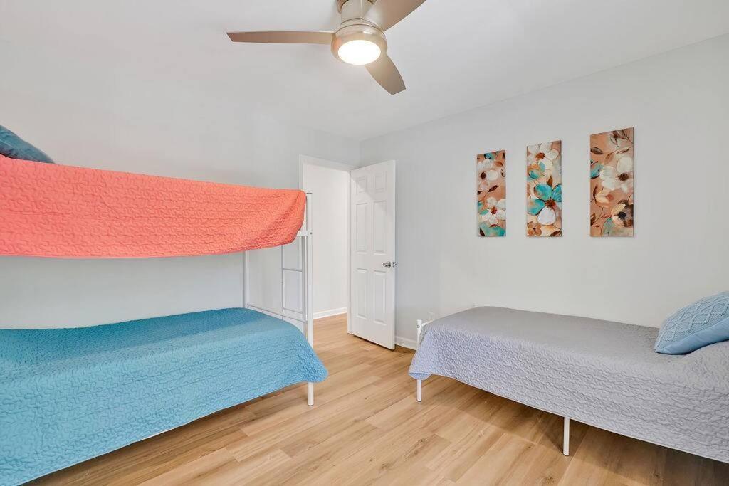 Middle Sound Hideaway~Beaches, Shopping, Families Villa Wilmington Exterior photo