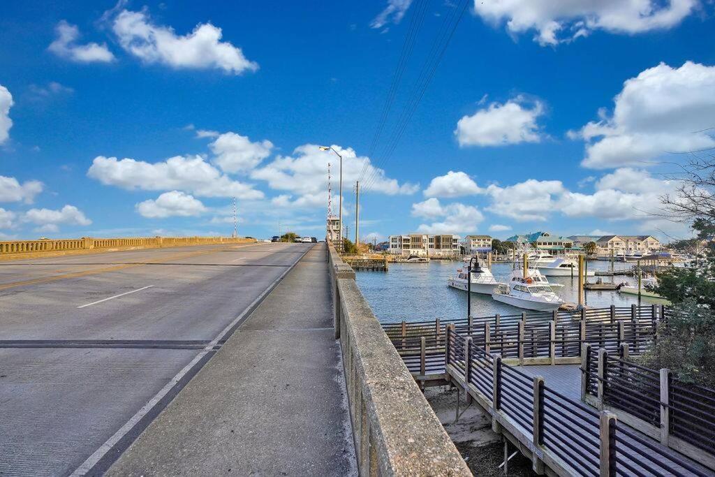 Middle Sound Hideaway~Beaches, Shopping, Families Villa Wilmington Exterior photo